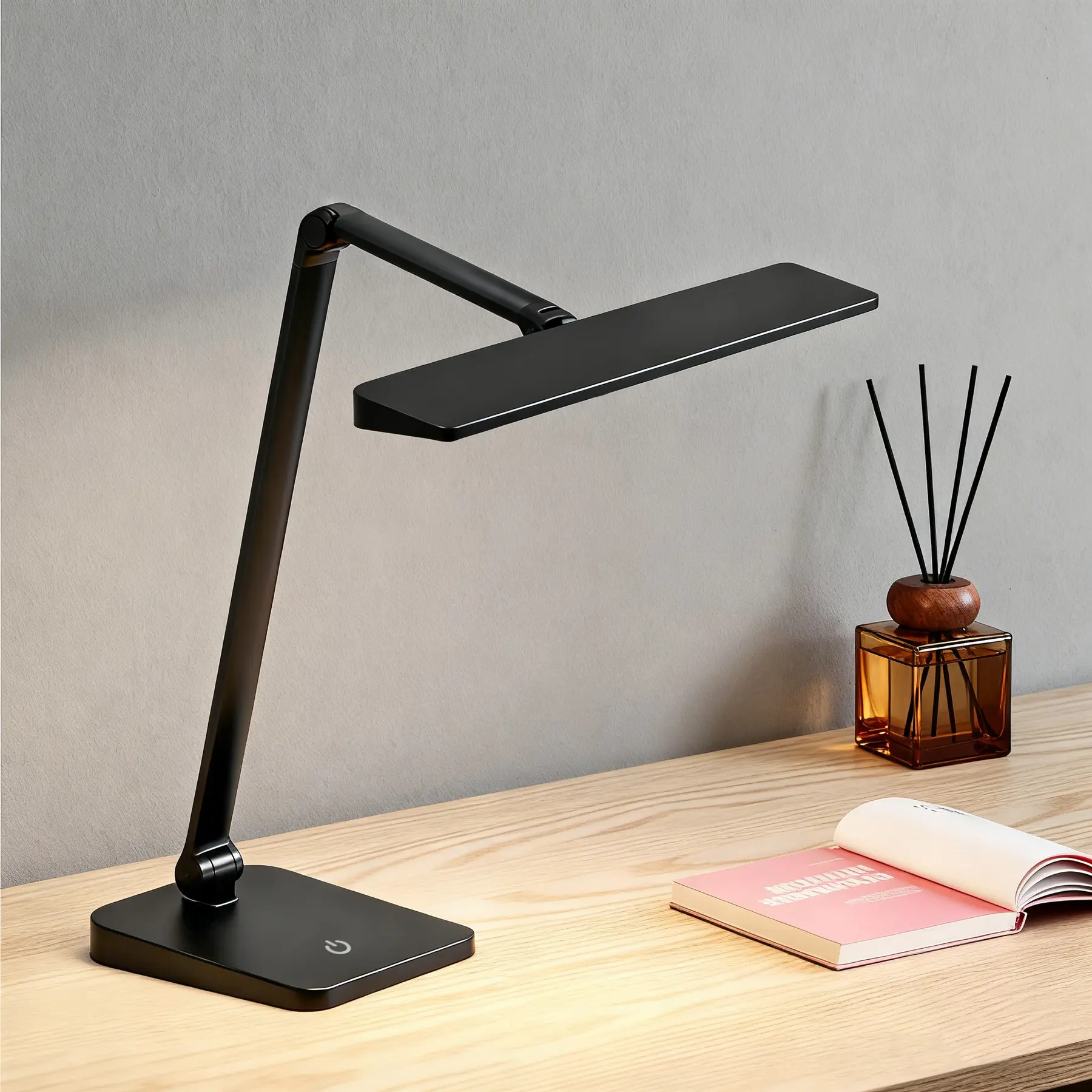 TD23-V Desk Lamp